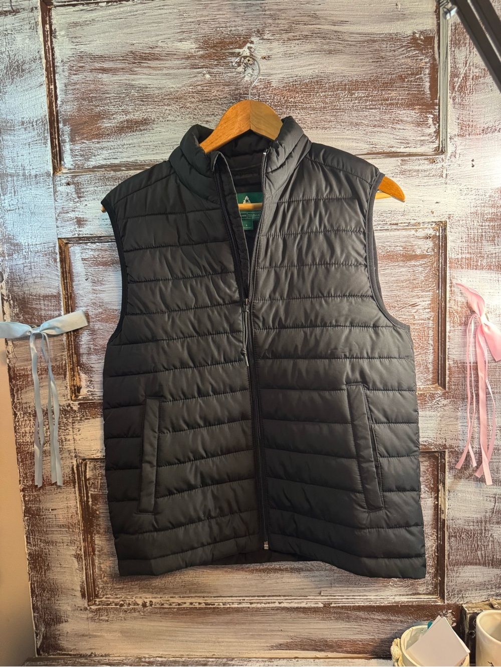 Aeropostale Black Quilted Puffer Vest
